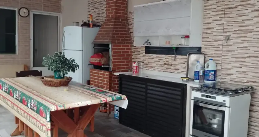 Sobrado à Venda – Amplo Espaço e Ótima Oportunidade!