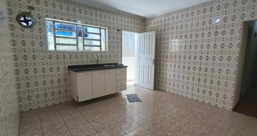Casa térrea charmosa com 2 vagas – conforto, praticidade e localização privilegiada!