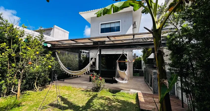 Casa a venda com 02 suítes - mobilíada em terreno individual - são joão do rio vermelho