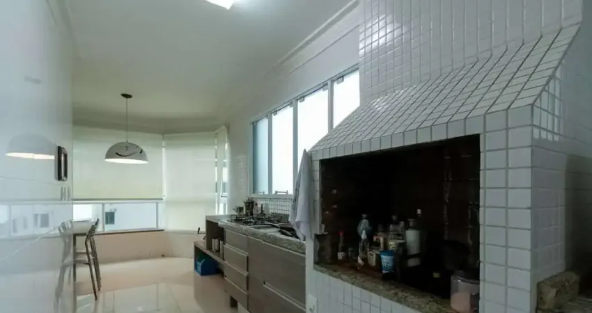 Apartamento à venda com 150m², 3 quartos sendo 3 suites e 2 vagas