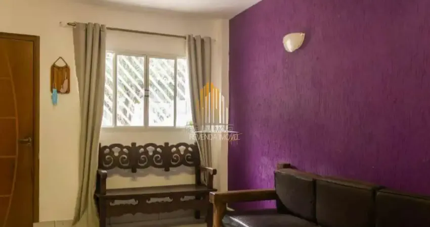 Casa residencial de 105m² possuindo três dormitórios, dois banheiros á venda na região do campo belo