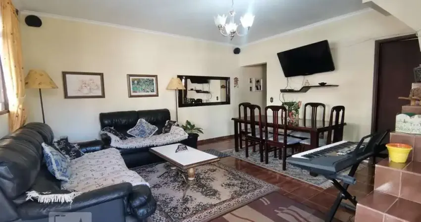 Casa com 3 quartos à venda na Rua Áurea Batista dos Santos, 640, Vila Sônia, São Paulo