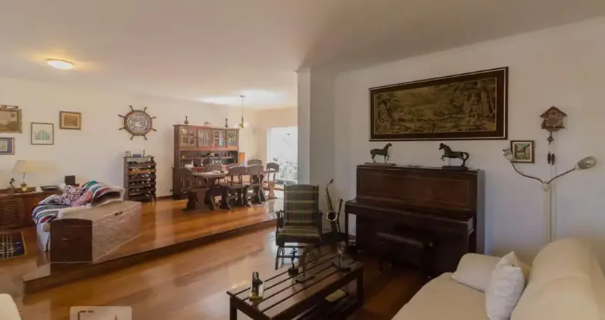 Casa com 6 quartos à venda na Rua Jequitinhonha, 1050, Campestre, Santo André