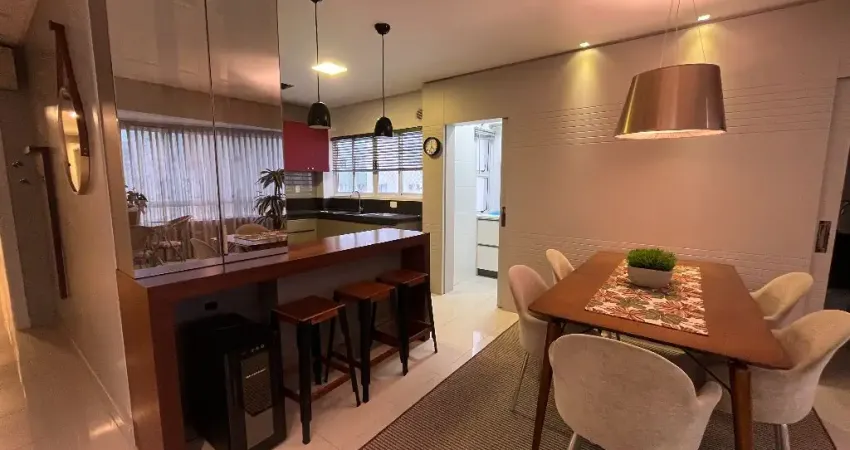 Ótimo apartamento de 3 dormitórios a 200 metros da Praia