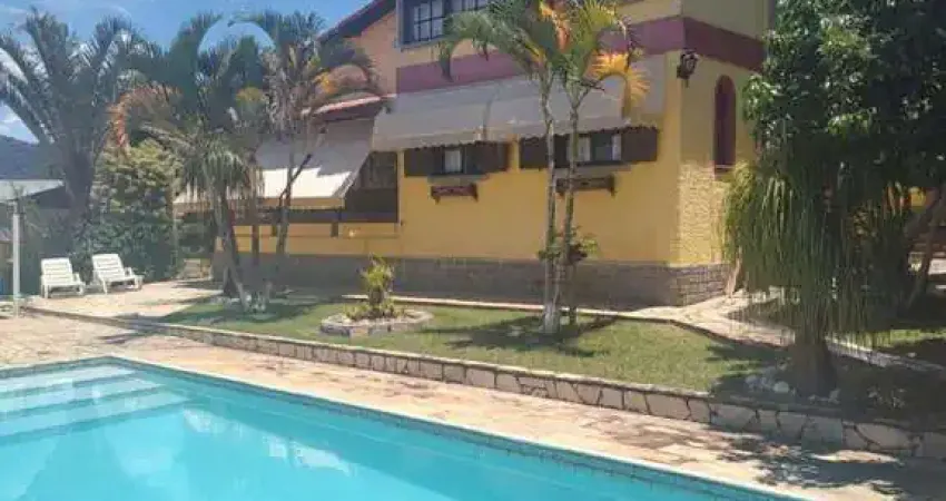 Casas 5 Quartos ou + para Venda, Centro, 5 dormitórios, 2 suítes, 5 banheiros, 2 vagas
