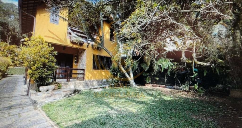 Casa para Venda em Petrópolis, Valparaíso, 5 dormitórios, 2 suítes, 4 banheiros, 4 vagas