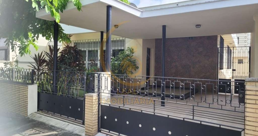 Casa para Venda em Niterói, Vital Brasil, 3 dormitórios, 1 suíte, 2 banheiros, 2 vagas
