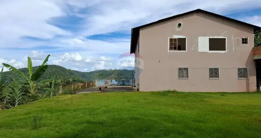 INVESTIMENTO SEGURO OU REFÚGIO PARA APOSENTADORIA? ESSA CHÁCARA COM 400M², DUAS CASAS E ÁREA DE LAZER COMPLETA TEM TUDO QUE VOCÊ PROCURA!