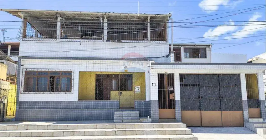 Casa com 4 moradias com Potencial Comercial na rua das Clinicas