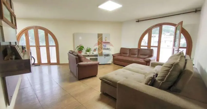 Cobertura ampla com vista incrível e 5 quartos no centro de vitória