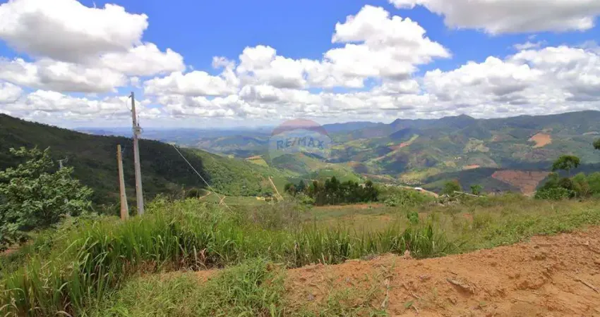 Santa Teresa | Terreno Espetacular | 3.6 Ha | Caravaggio | 3 Platôs | Nascente | Lago | Eletricidade | Estradas de Acesso
