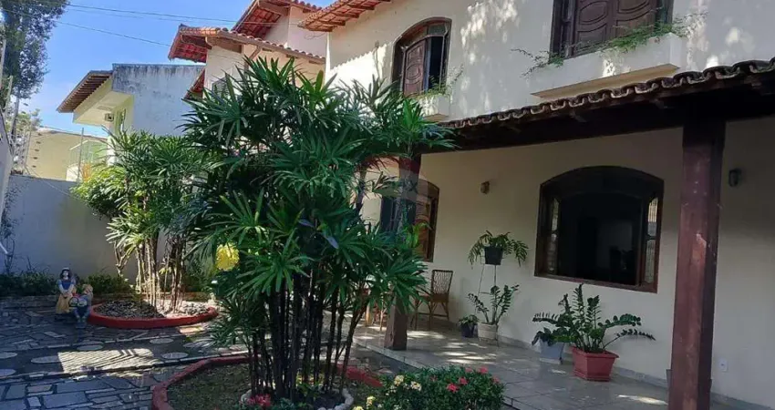 CASA GRANDE EM MORADA DE CAMBURI COM EXCELENTE LOCALIZAÇÃO