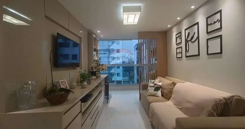 Apartamento alto padrão – 3 quartos sendo 1 suíte, varanda ampliada e 2 vagas – terceira quadra do mar