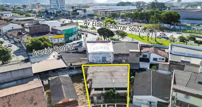 Casa em localização estratégica com alto potencial comercial e residencial