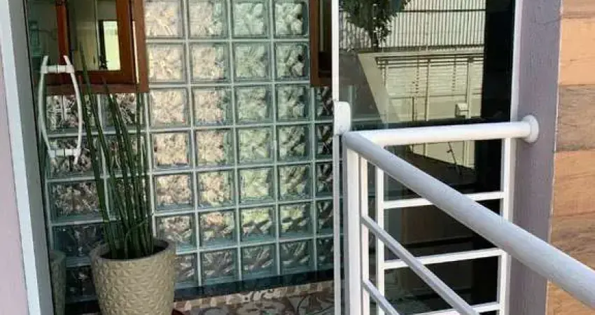 Sobrado à venda em São Paulo-SP, Vila Regente Feijó - 3 quartos, 1 suíte, 4 banheiros, 5 vagas, 187m² de área!