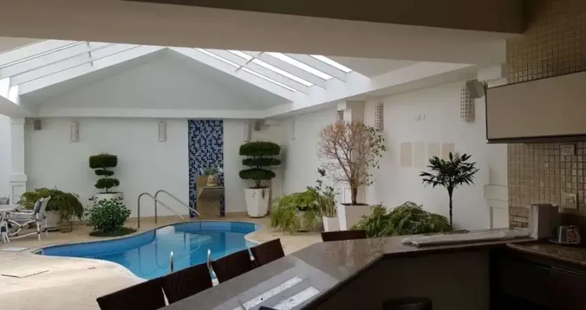 Casa em Condomínio de Luxo no Morumbi, São Paulo-SP: 5 Quartos, 5 Suítes, 7 Banheiros, 4 Vagas de Garagem, 1.100m²