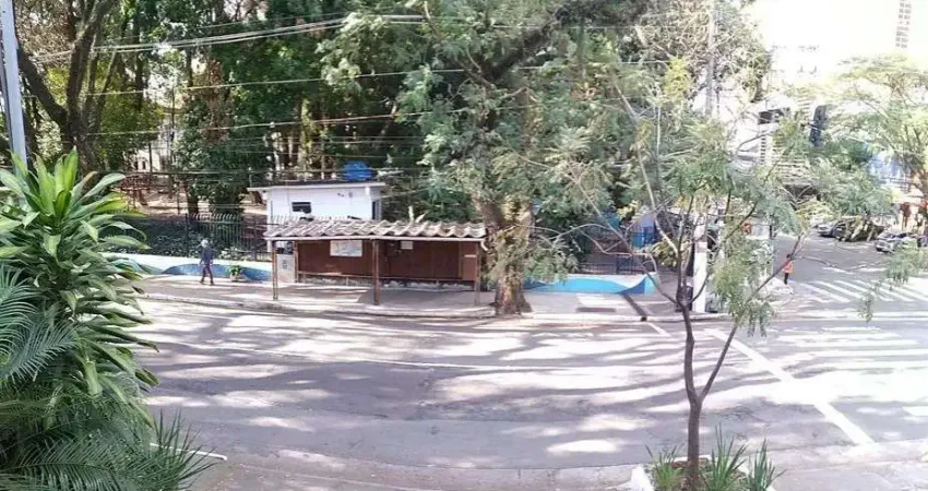 Casa à venda 430m² com 5 dormitórios 4 suítes 6 vagas no Sumaré.