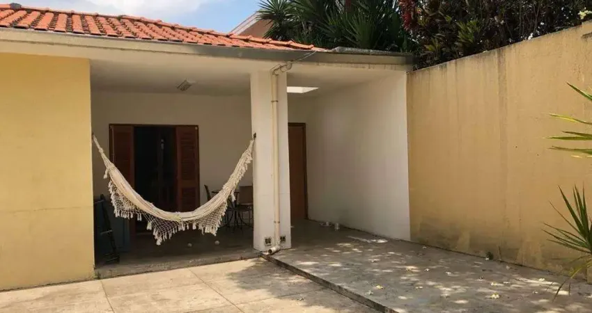 Casa à venda no Brooklin 250m² com 3 dormitórios 1 banheiro quintal 3 vagas