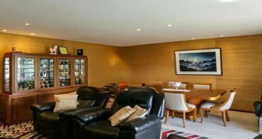 Apartamento em Santo Amaro de 4 Quartos com 4 Vagas - 168m² à venda.