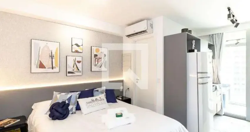 Kitnet / Stúdio à venda na Avenida dos Imarés, 318, Moema, São Paulo