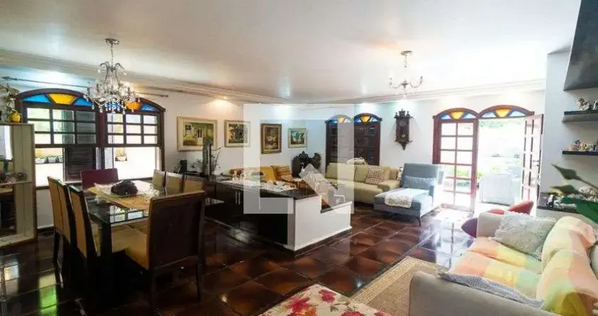 Casa à Venda - Chácara Inglesa, 4 Quartos,  240 m2