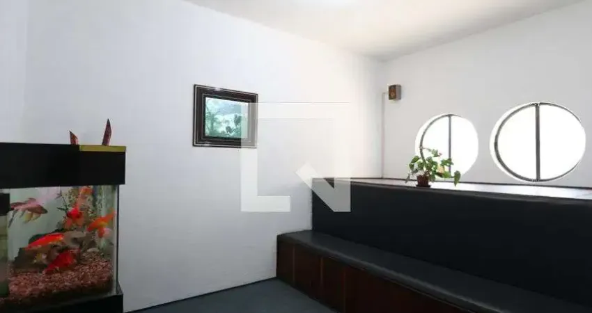 Casa à Venda - Vila Pompéia, 3 Quartos,  200 m2