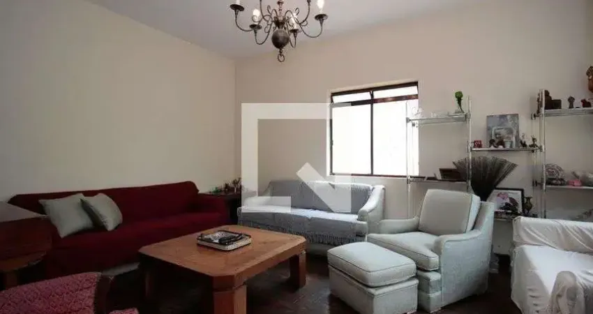 Casa com 3 quartos à venda na Rua Petrópolis, 519, Sumaré, São Paulo