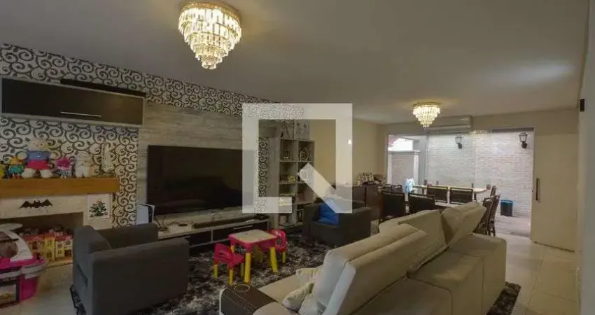 Casa com 4 quartos à venda na Rua Agudos, 249, Cambuci, São Paulo