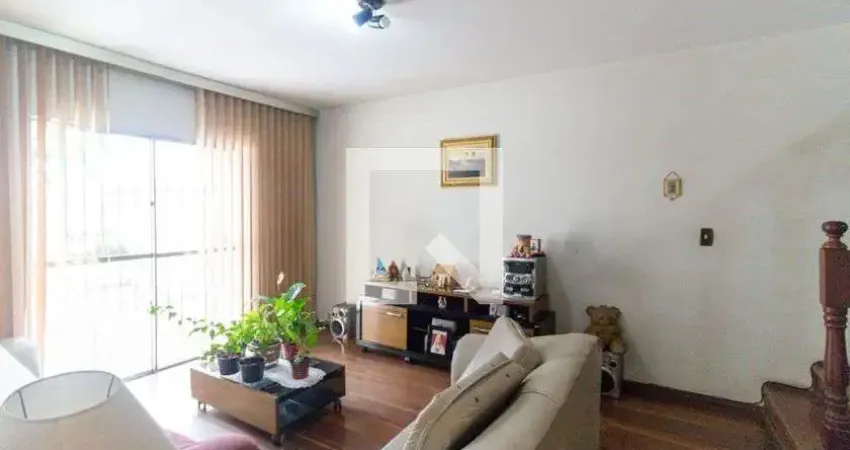 Casa com 3 quartos à venda na Rua Raguna Cabral, 198, Cambuci, São Paulo