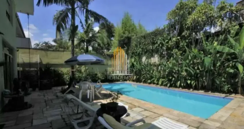 Casa sobrado à venda no jardim morumbi de 480m² 4 dormitórios sendo 4 suítes e 3 vagas de garagem ca