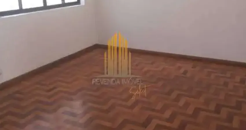 Casa assobradada de 306m², com 7 dorm sendo 1 suíte, 2 salas e 5 vagas á venda na região de ipiranga