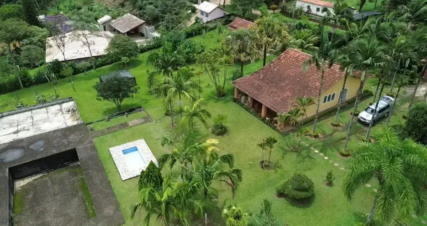 Chácara com lago