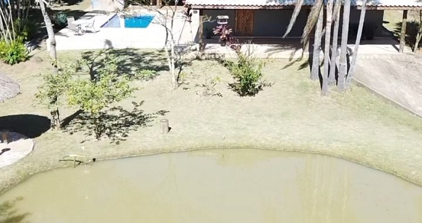 Chácara com lago em mairinque