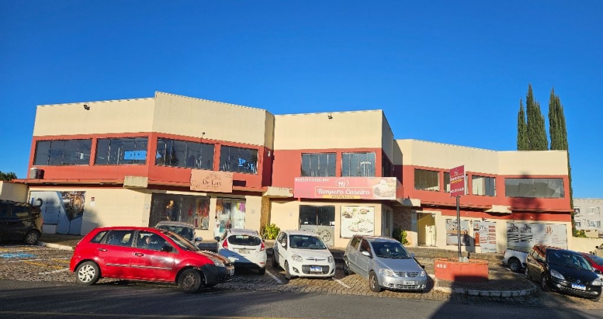 Excelente oportunidade de investimento e ganho certo, Centro comerical com 7 salas e estacionamento