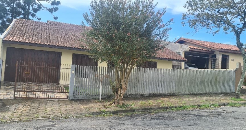 Procurando seu imóvel dos Sonhos , Otima residencia com quartos amplos e  excelente  espaço de terreno  região central