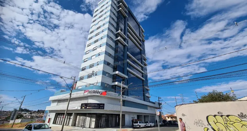 Espaçoso apartamento com suit e duas vagas de garagem pronto para morar