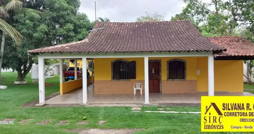 Itaocaia Valley-Chácara 4.000 M²- 3 Casas - 5 Qts Total- R$ 800 Mil