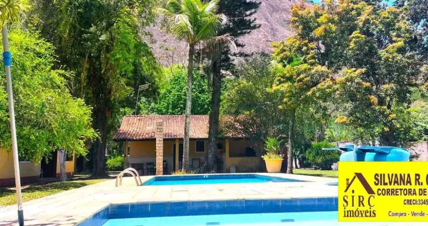 Itaocaia Valley-Chácara 2.700 m²- 8 Quartos, 2 Piscinas - R$ 800 Mil