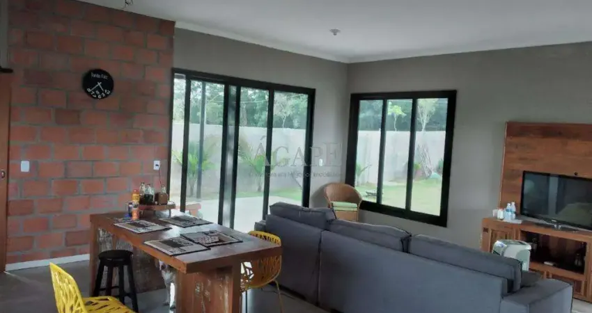 Casa à venda em Jaguariúna, Pinhalzinho, com 2 quartos, com 183 m², Condomínio Plaza Ville