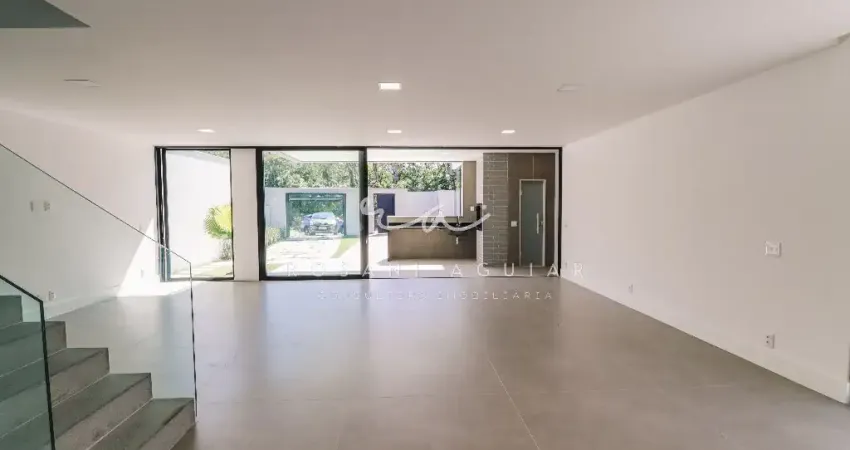 Casa com 4 suítes em Condomínio de Alto Padrão na Barra da Tijuca