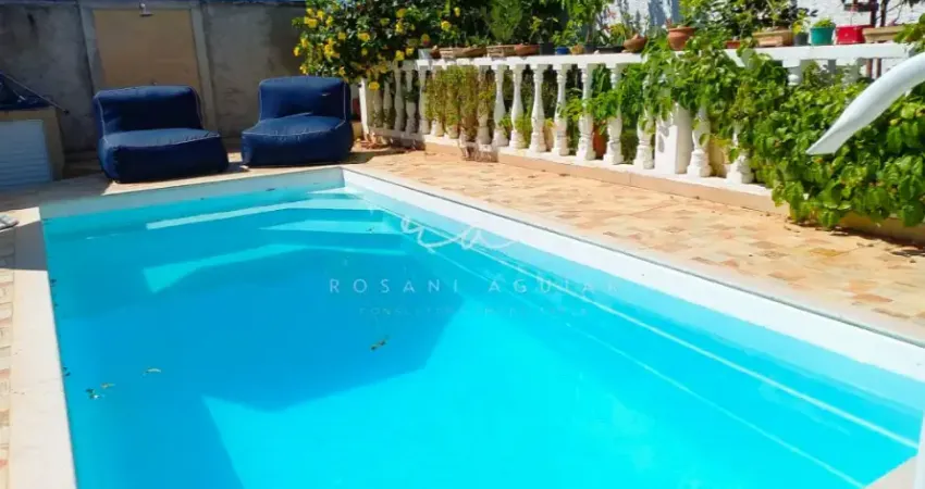 Casa com piscina em saquarema, com 2 quartos e a poucos minutos da praia de itaúna