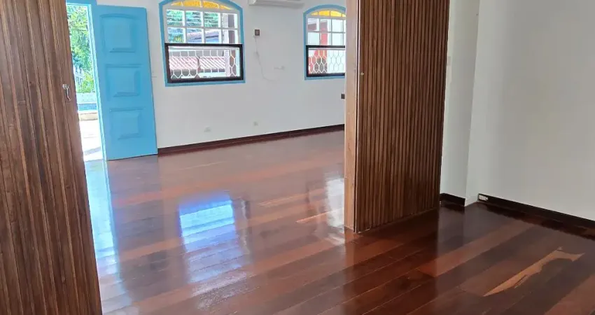 Casa de 3 Quartos,  com piscina, à venda em condomínio na Freguesia de Jacarepaguá