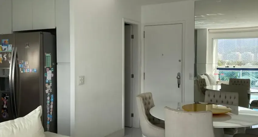 Apartamento no condomínio Lagoa de Itaúna na Barra da Tijuca