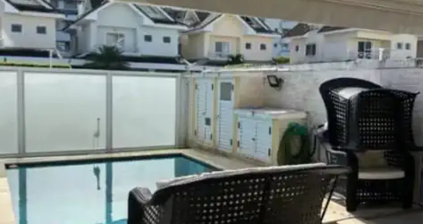 Casa em condomínio com 4 quartos no Recreio dos Bandeirantes