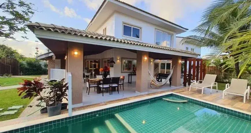 4 SUÍTES, 850M² DE ÁREA, COND. FECHADO, PRÓXIMO À PRAIA, TOTAL INFRAESTRUTURA