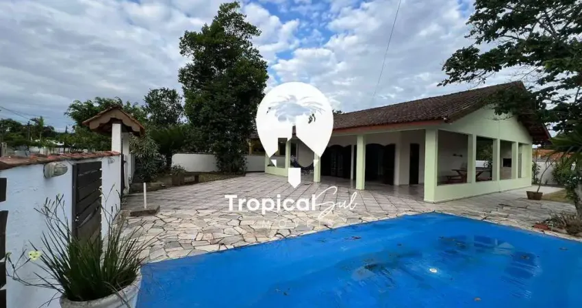 Casa a Venda com Piscina, Balneário Carmery, PONTAL DO PARANA - PR