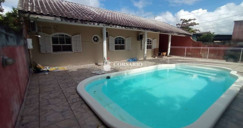 Casa com piscina em Praia de Leste
