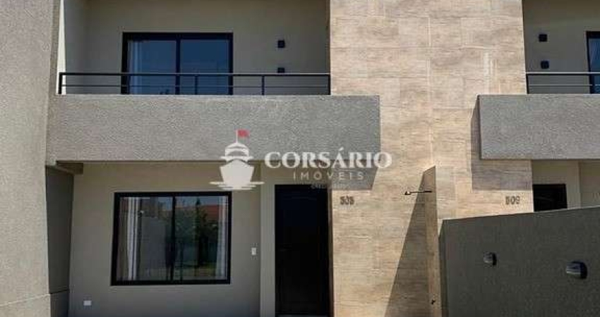 Sobrado com piscina três quartos Atami