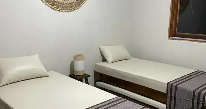Casa de 2 dormitórios / mobiliado e decorado / 50 metros do mar