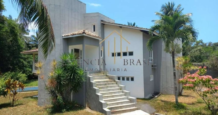 EXCELENTE CASA TRIPLEX, 4 suítes em Condomínio Clube, em Lauro de Freitas